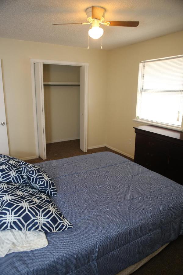 Апартаменты 2 Bed/ 1 Bath Next To Ft. Sill Лотон Экстерьер фото
